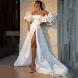 Sexy High Slit Satin Wedding Dresses with Detacbable Sleeves A-line Strapless Bridal Dress Court Train Couture Mariage